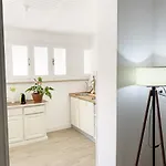Апартаменты Tap - In Independent House With Private Garden *