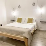 Tap - In Independent House With Private Garden