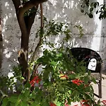 Апартаменты Tap - In Independent House With Private Garden