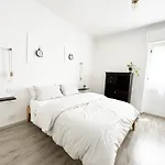 Tap - In Independent House With Private Garden Апартаменты