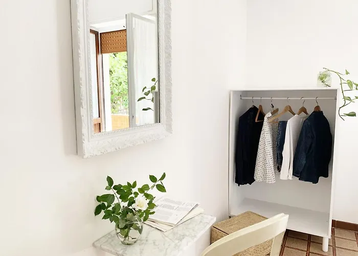 Апартаменты Tap - In Independent House With Private Garden