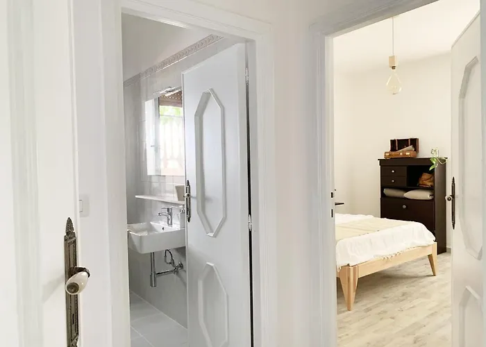 Tap - In Independent House With Private Garden Апартаменты