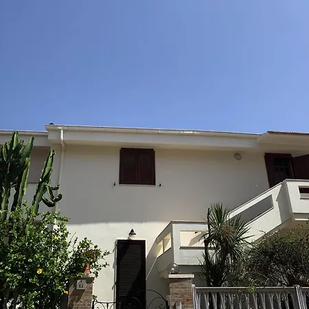 Апартаменты Tap - In Independent House With Private Garden Альгеро